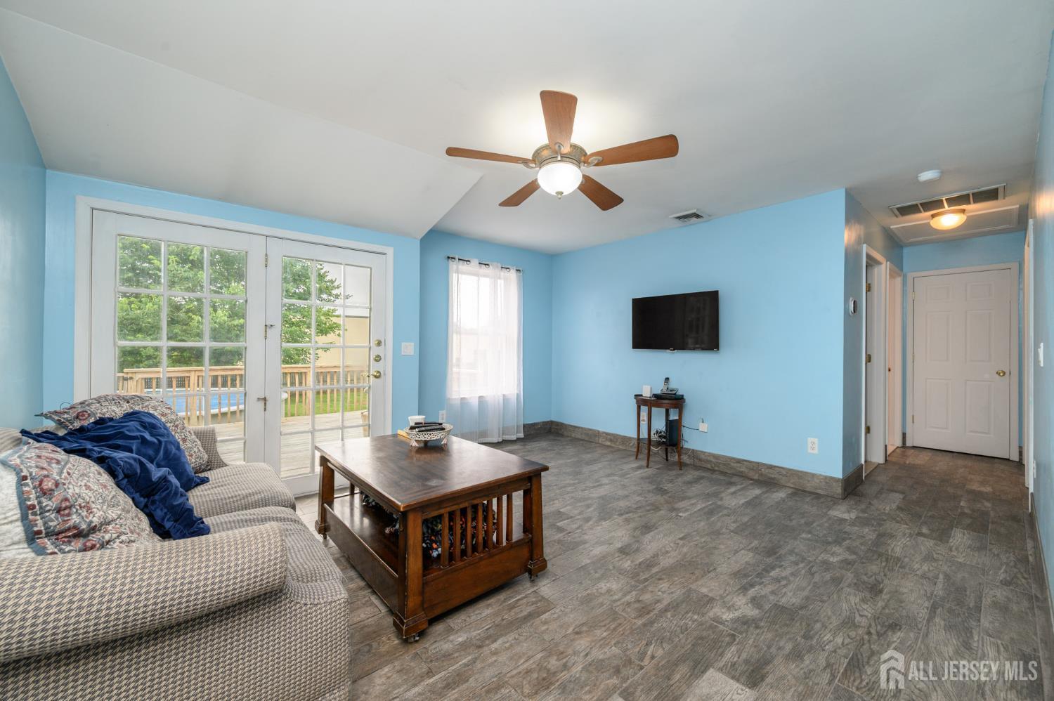 328 Runyon Avenue Middlesex NJ 08846