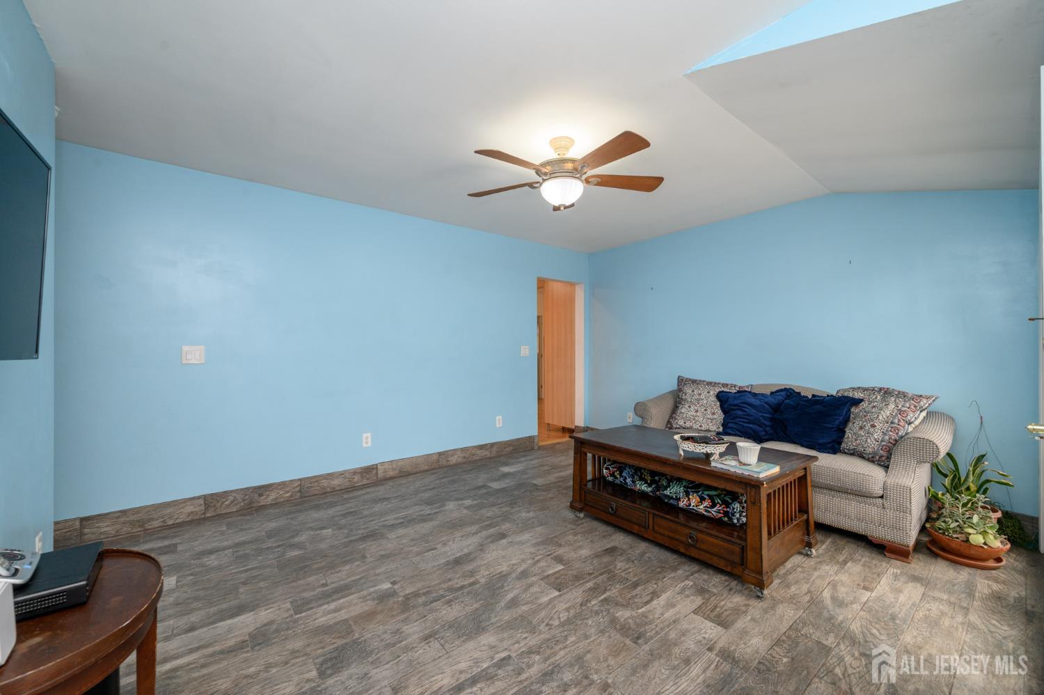 328 Runyon Avenue Middlesex NJ 08846