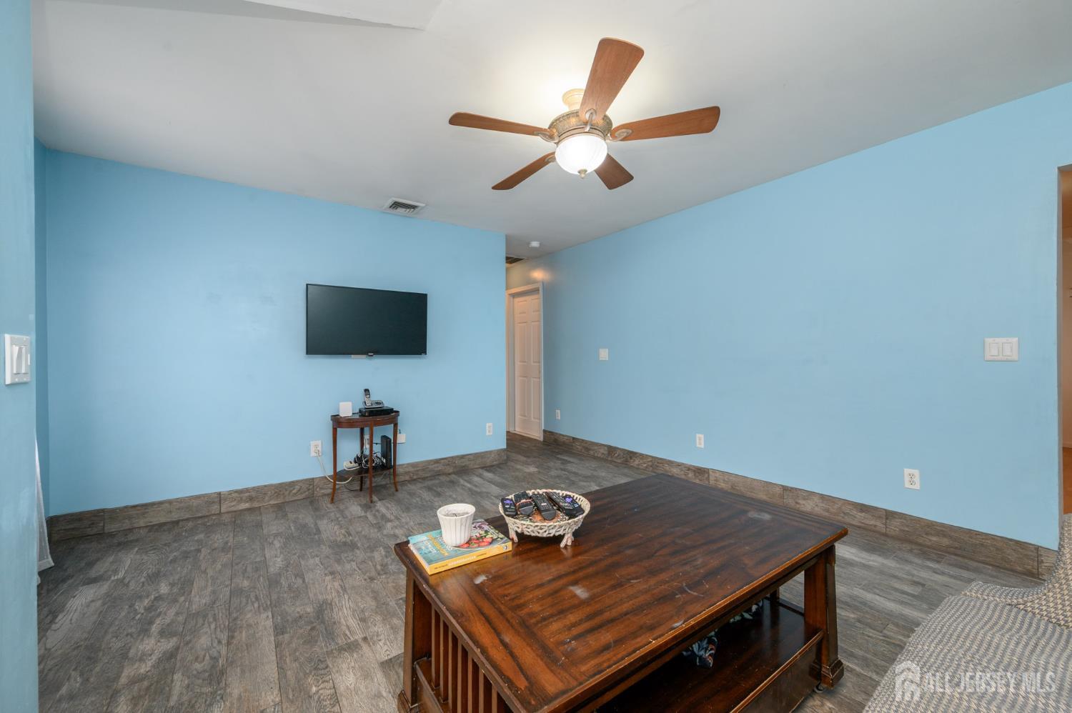 328 Runyon Avenue Middlesex NJ 08846