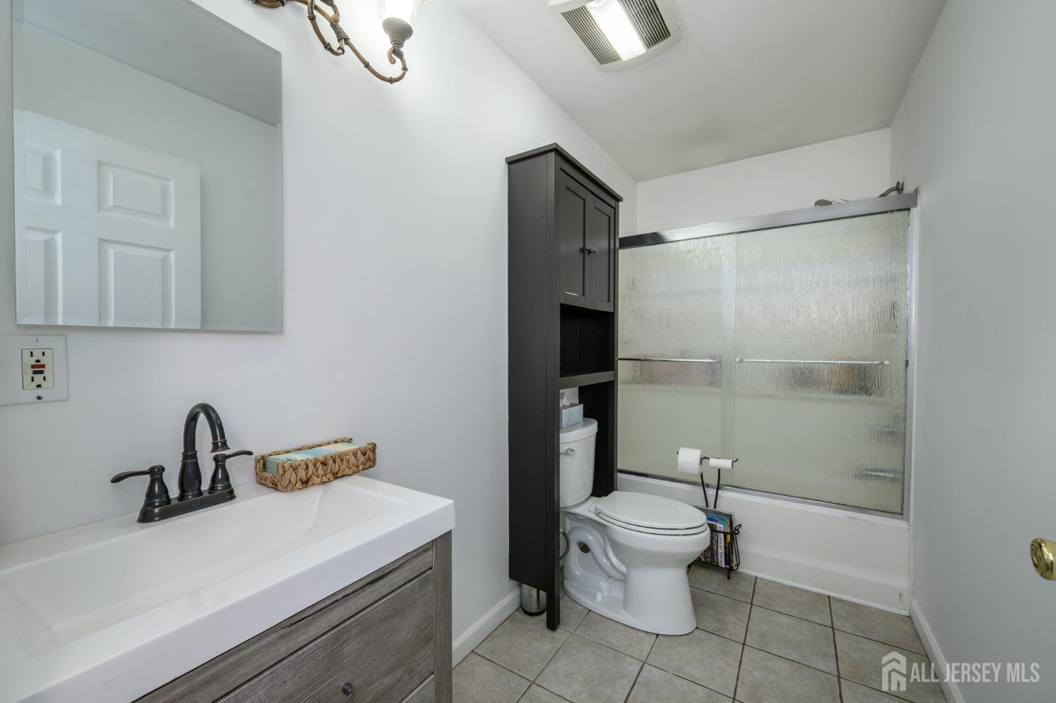 328 Runyon Avenue Middlesex NJ 08846