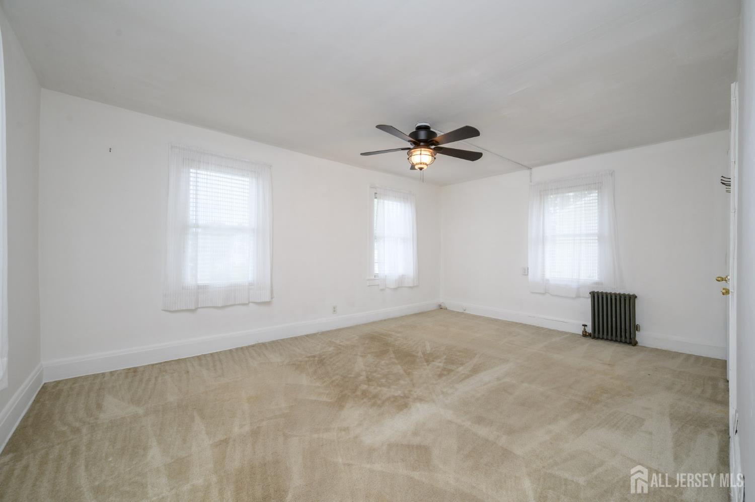 328 Runyon Avenue Middlesex NJ 08846