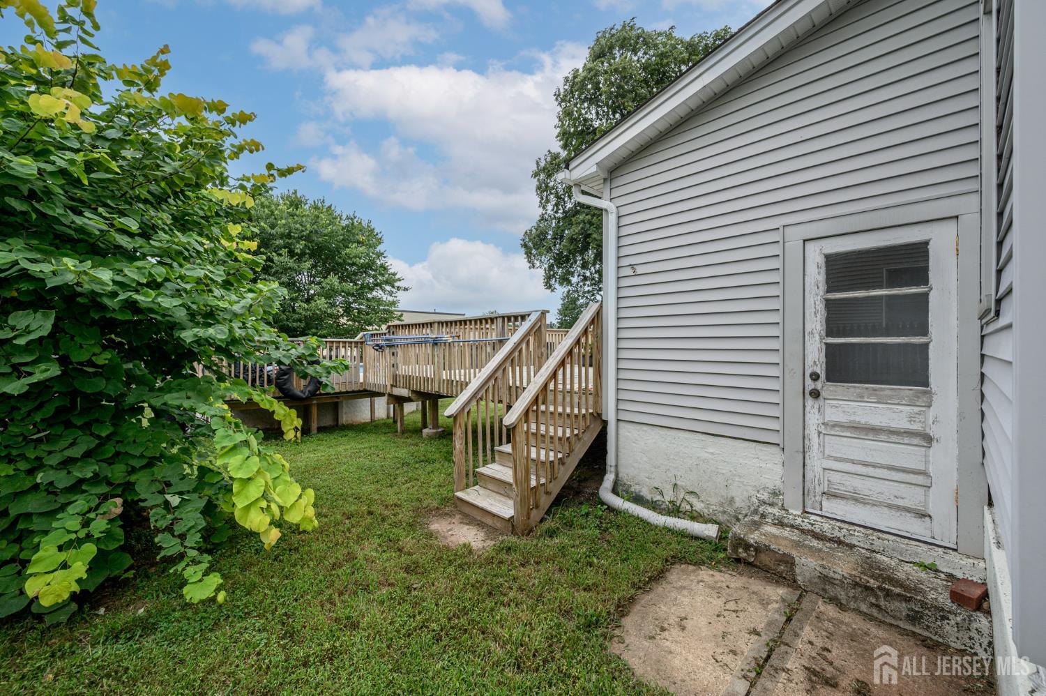 328 Runyon Avenue Middlesex NJ 08846