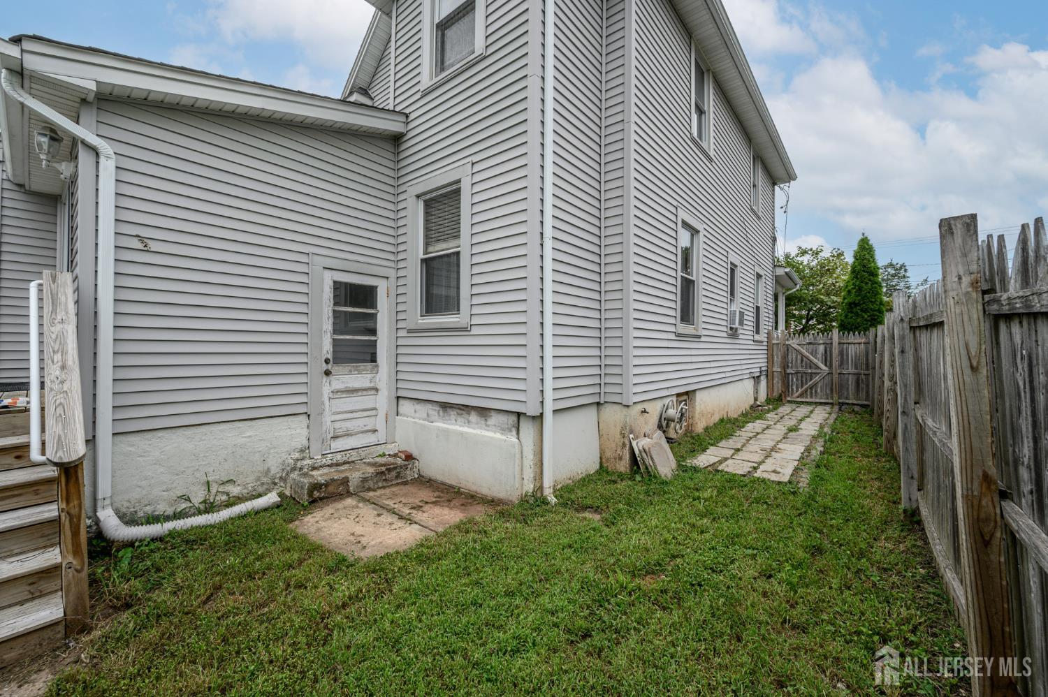 328 Runyon Avenue Middlesex NJ 08846