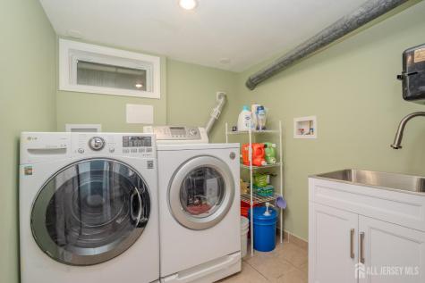 6 Millstone Drive East Windsor NJ 08512