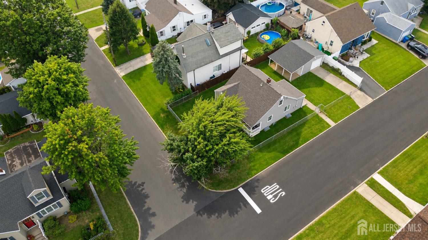 327 Woodland Avenue Sayreville NJ 08879