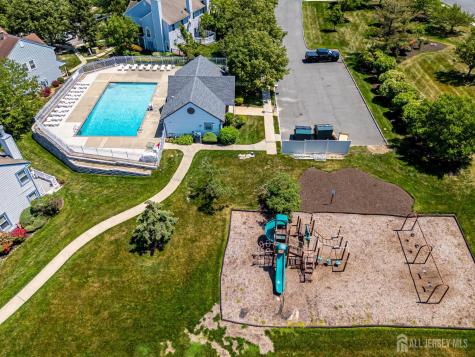 5 Heritage Square Sayreville NJ 08872