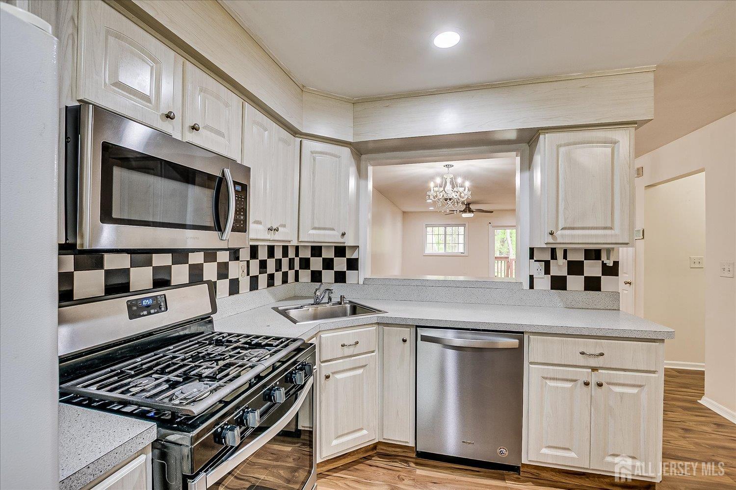 12 Tulip Court Edison NJ 08820