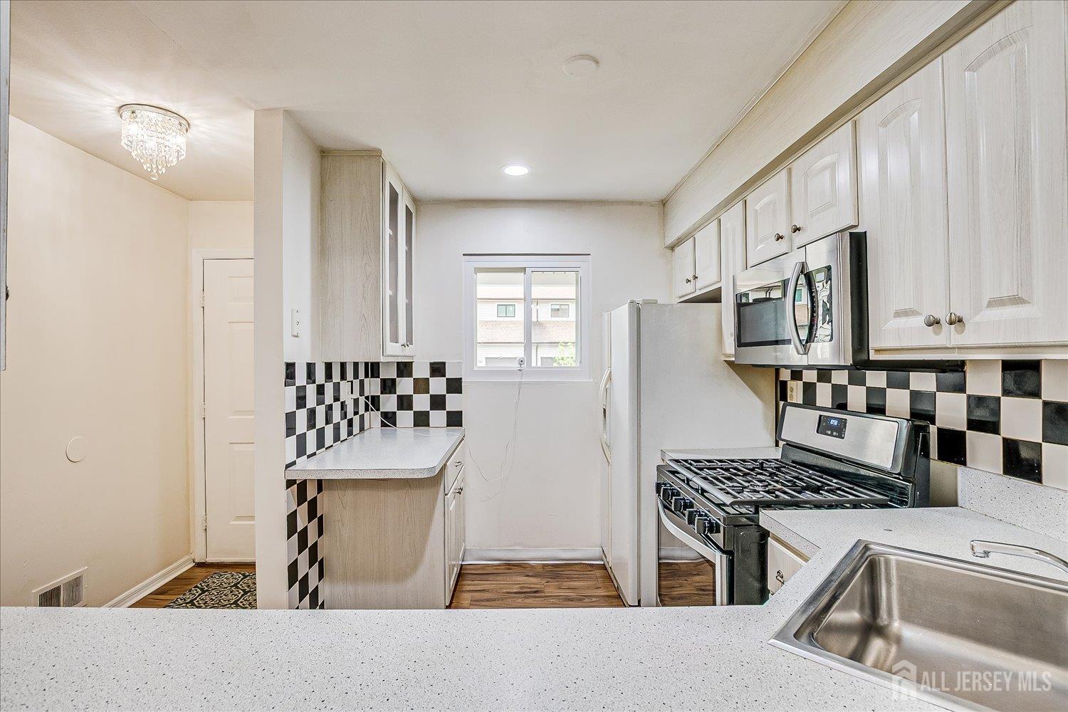 12 Tulip Court Edison NJ 08820