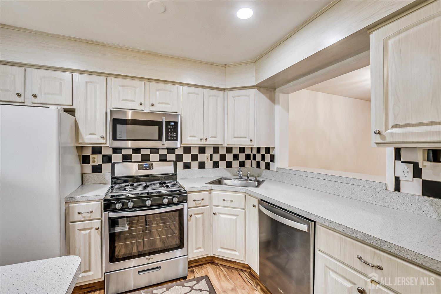 12 Tulip Court Edison NJ 08820