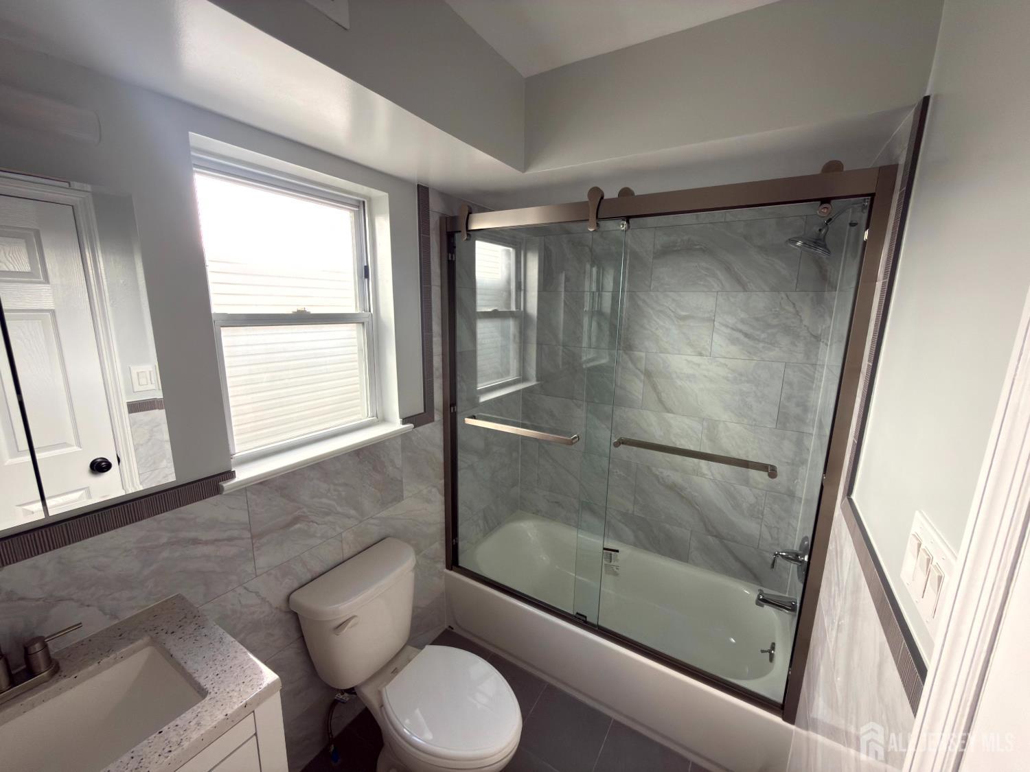 64 Montclair Avenue Newark NJ 07104