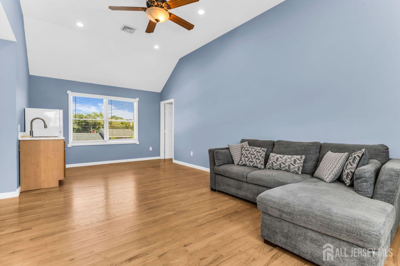 6 Middlesex Road Matawan NJ 07747