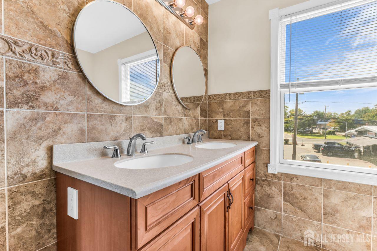 6 Middlesex Road Matawan NJ 07747