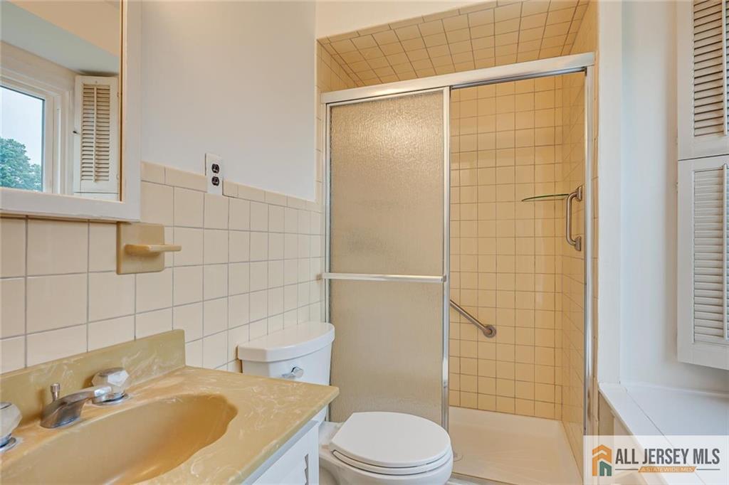 8 Dov Place South Brunswick NJ 08824