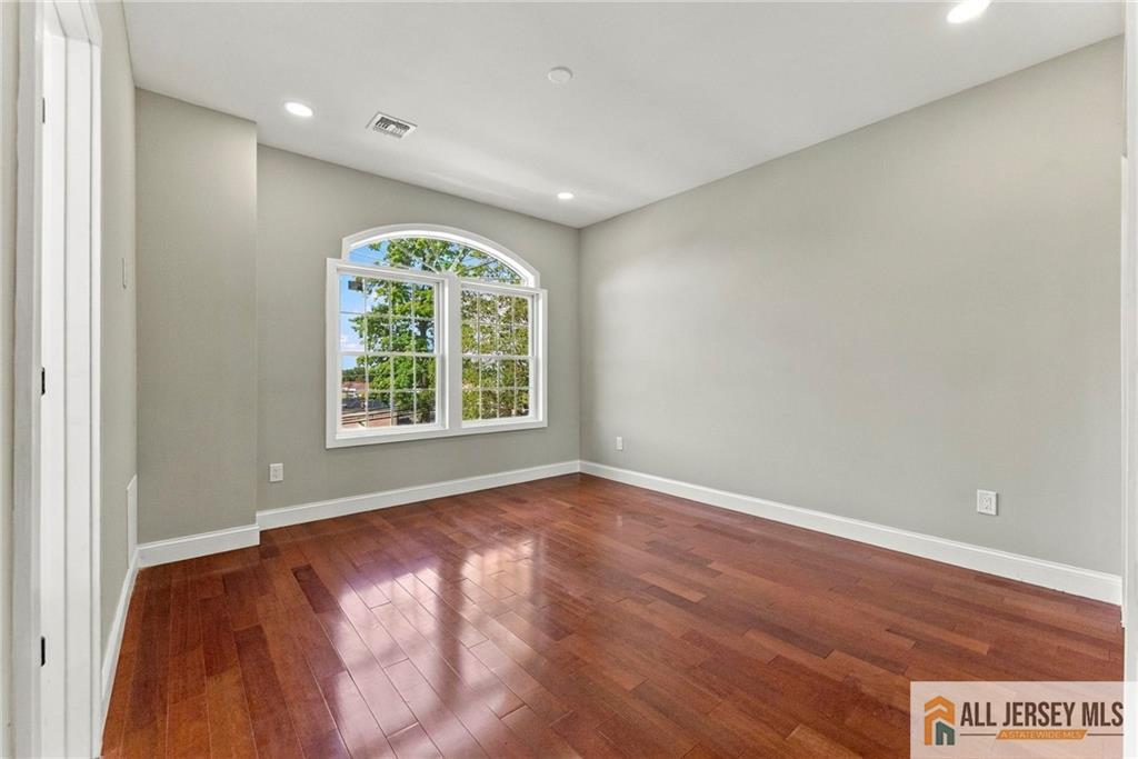 1855 Woodland Avenue Edison NJ 08820