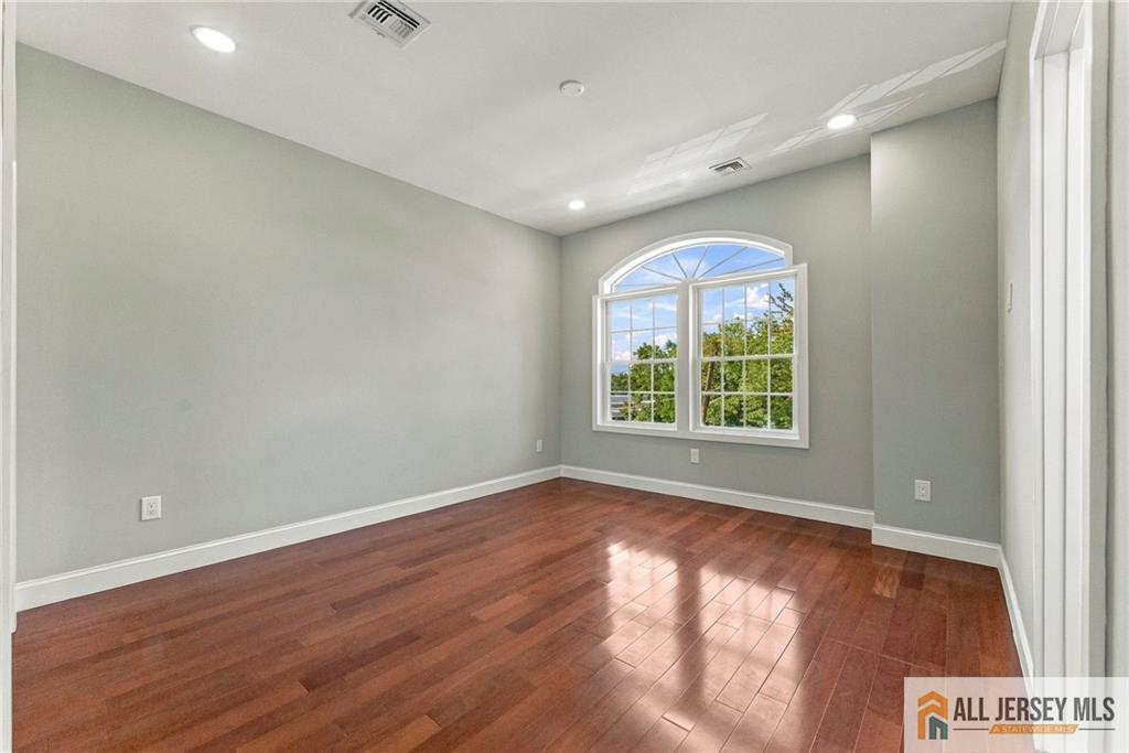 1855 Woodland Avenue Edison NJ 08820