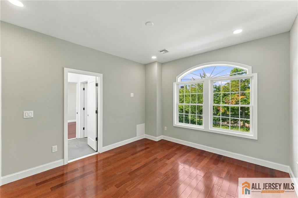 1855 Woodland Avenue Edison NJ 08820