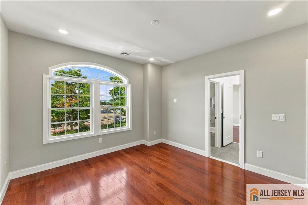1855 Woodland Avenue Edison NJ 08820