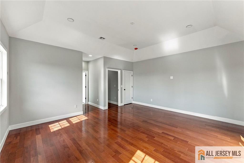 1855 Woodland Avenue Edison NJ 08820