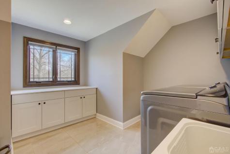 189 Stafford Road Colonia NJ 07067