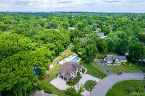 189 Stafford Road Colonia NJ 07067