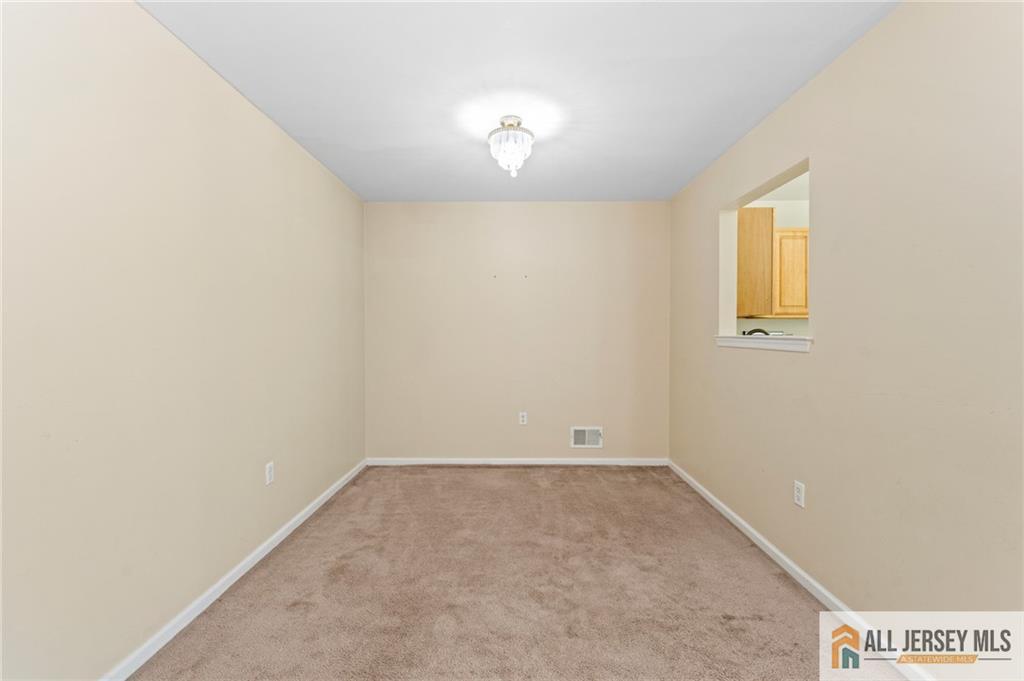 5 Edith Place Franklin NJ 08873