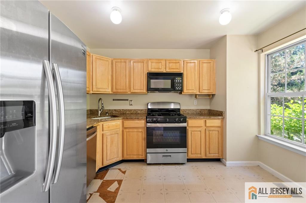5 Edith Place Franklin NJ 08873