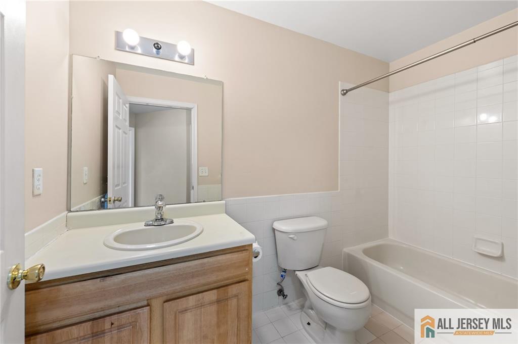 5 Edith Place Franklin NJ 08873