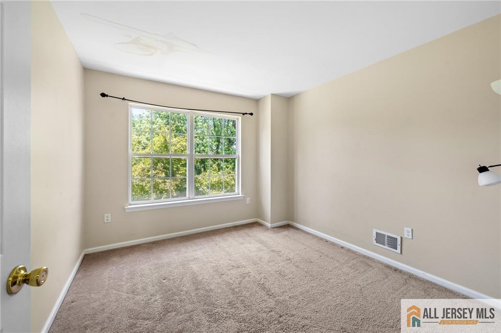 5 Edith Place Franklin NJ 08873