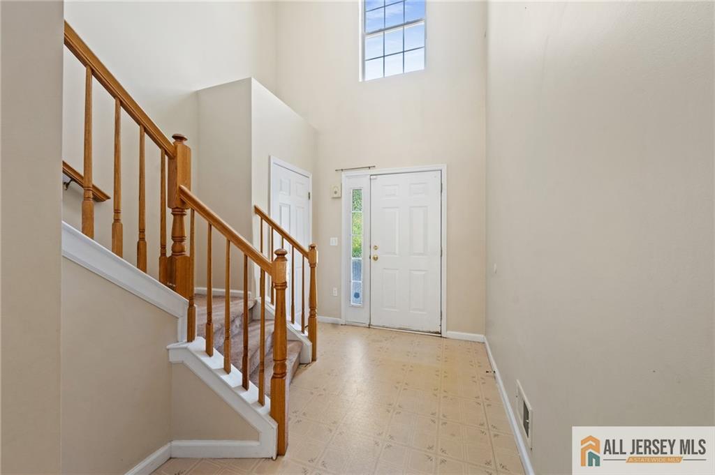 5 Edith Place Franklin NJ 08873