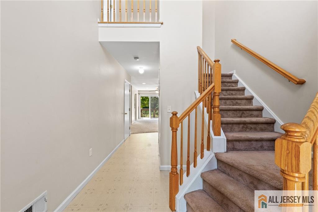5 Edith Place Franklin NJ 08873