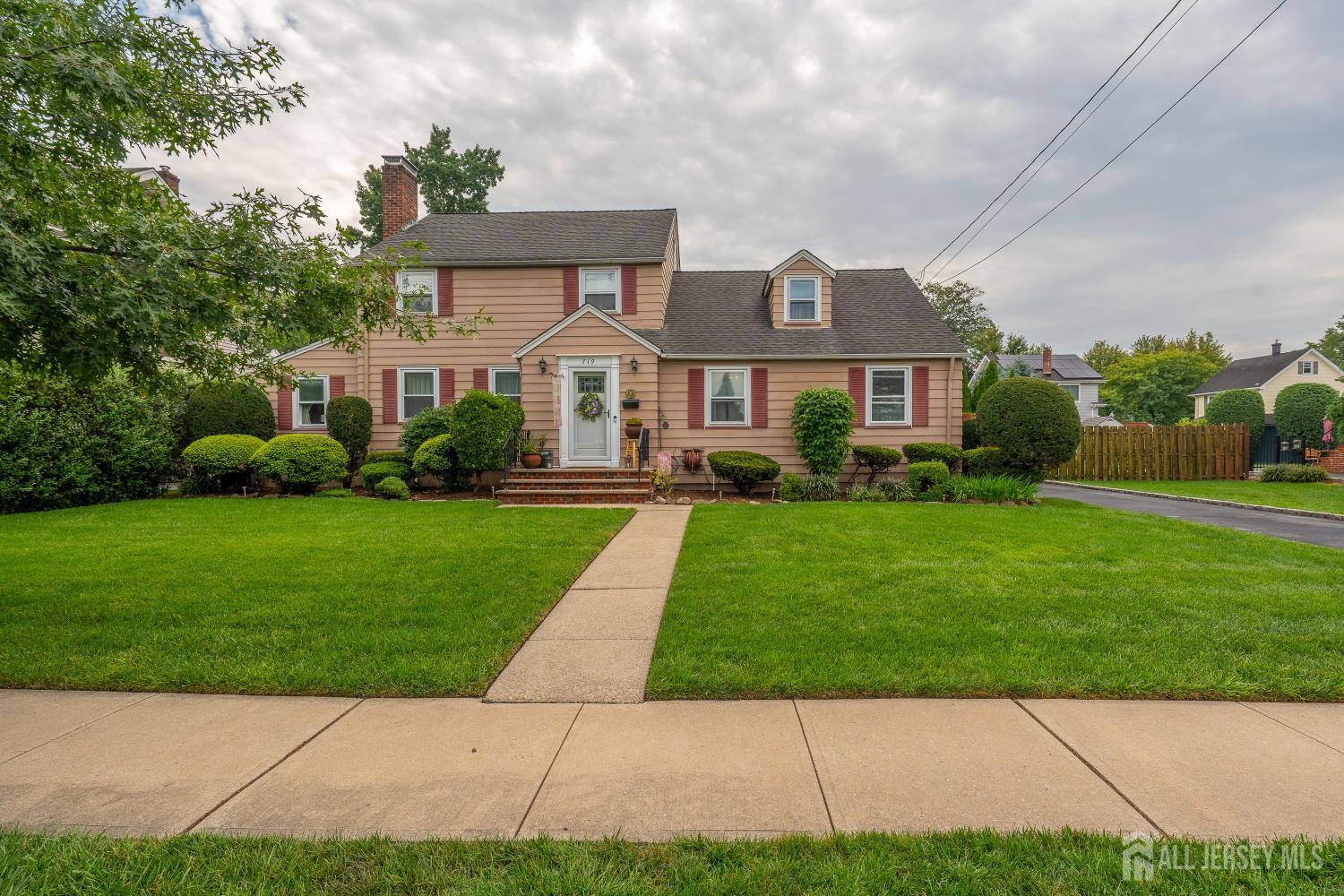 719 Locust Street Roselle Park NJ 07204