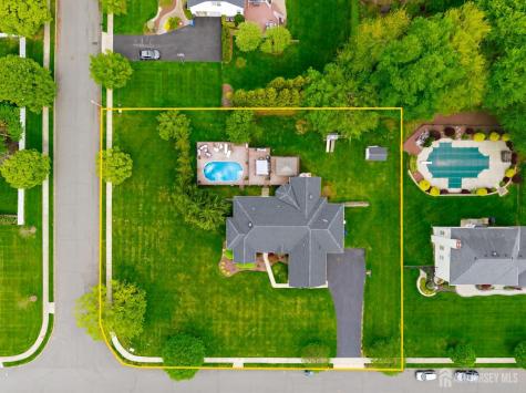 32 Scott Drive Monroe NJ 08831