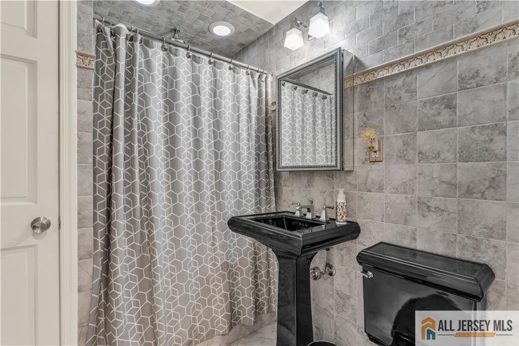 26 Carrington Court Old Bridge NJ 07747