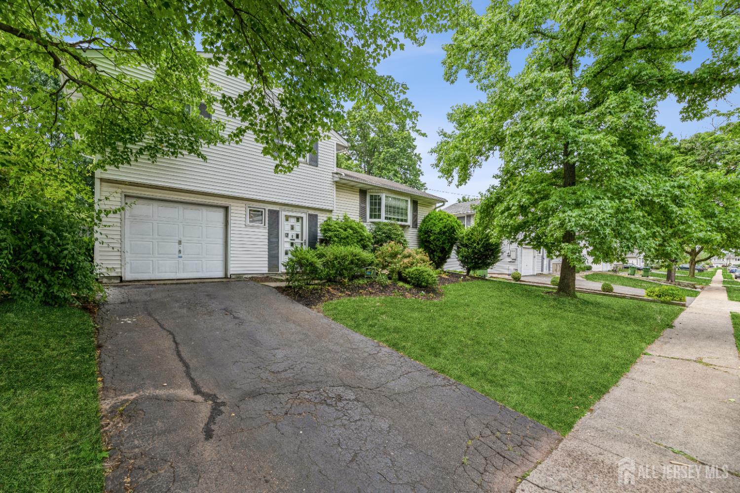 28 Price Drive Edison NJ 08817