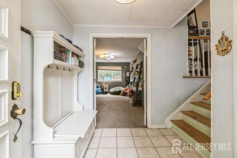 28 Price Drive Edison NJ 08817