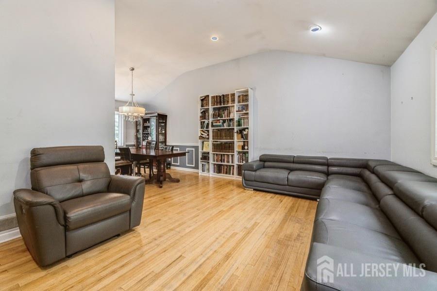 28 Price Drive Edison NJ 08817