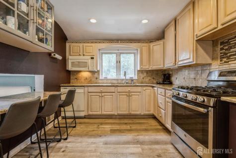 28 Price Drive Edison NJ 08817