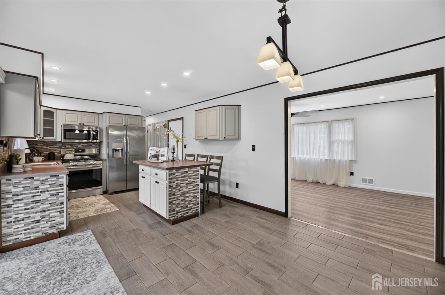 166 Burlington Avenue Spotswood NJ 08884