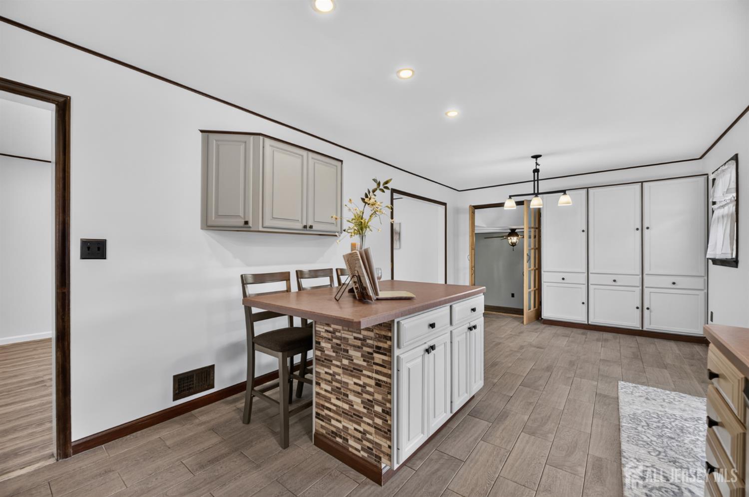 166 Burlington Avenue Spotswood NJ 08884