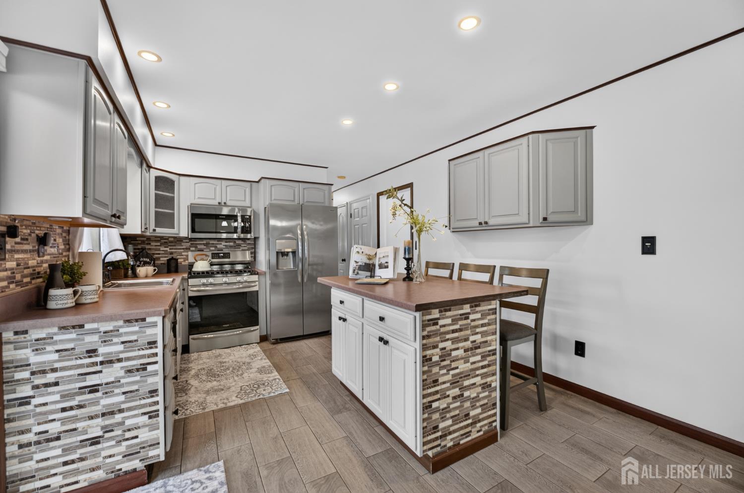 166 Burlington Avenue Spotswood NJ 08884