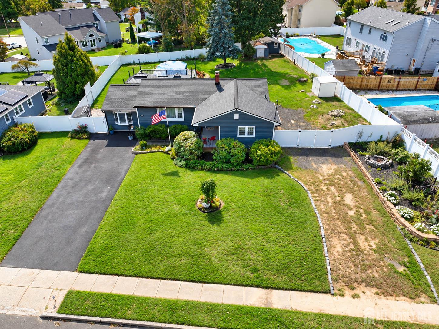 166 Burlington Avenue Spotswood NJ 08884