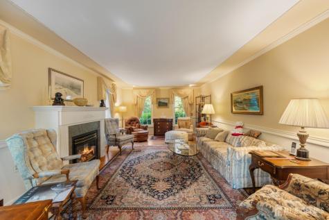 11 Beechtree Lane Plainsboro NJ 08536