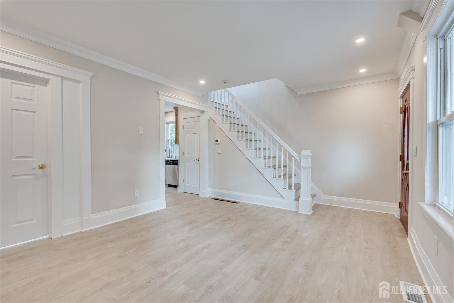 8 Fox Road Edison NJ 08817