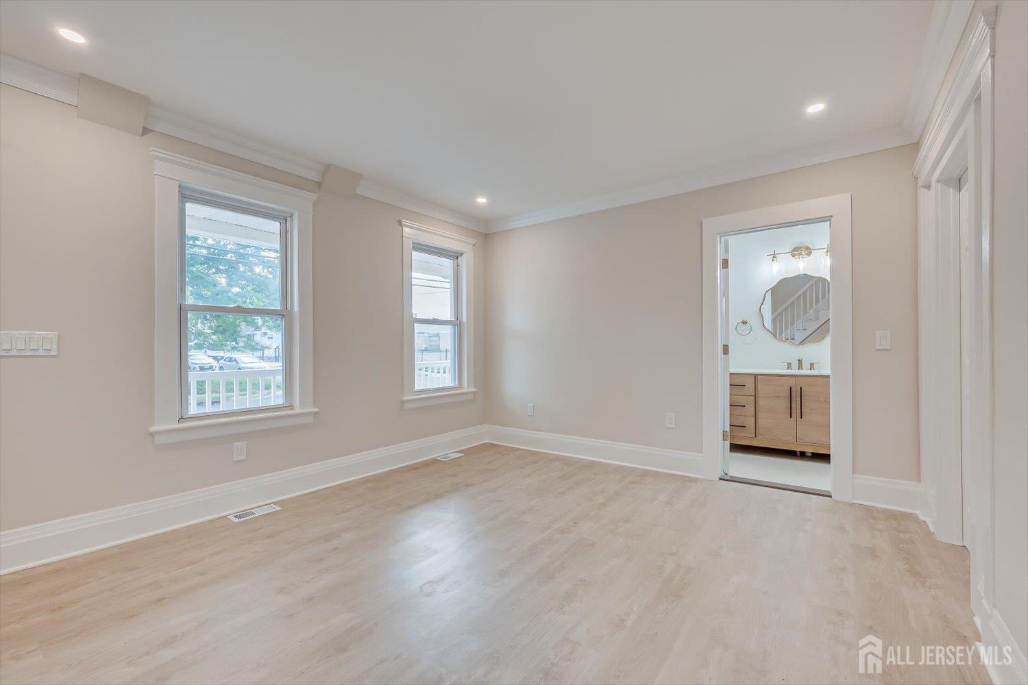 8 Fox Road Edison NJ 08817