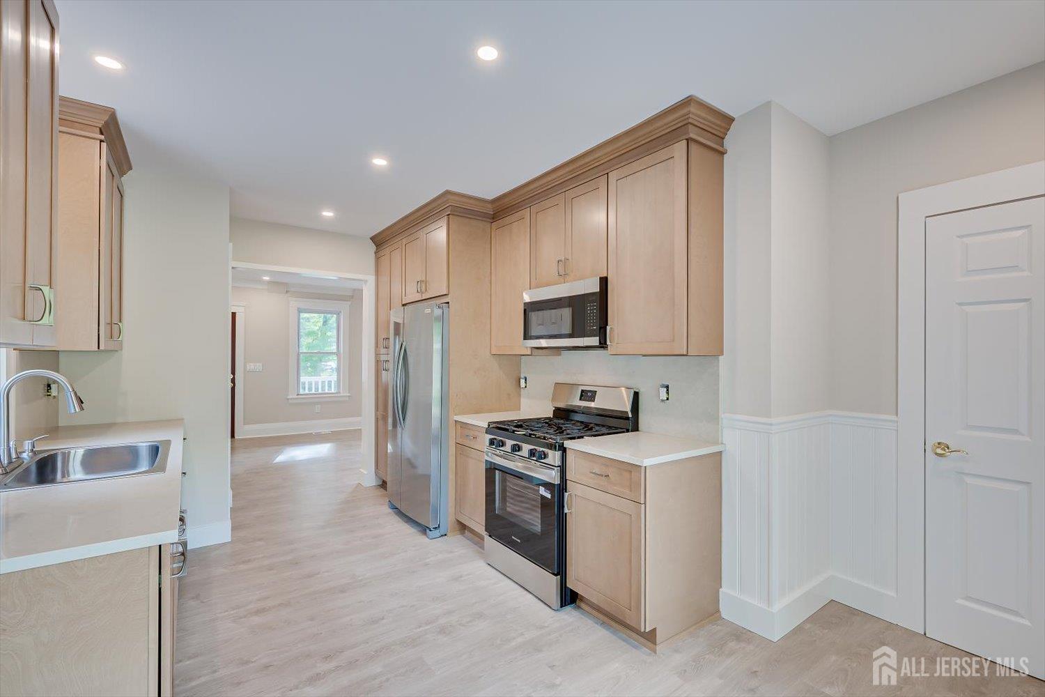 8 Fox Road Edison NJ 08817