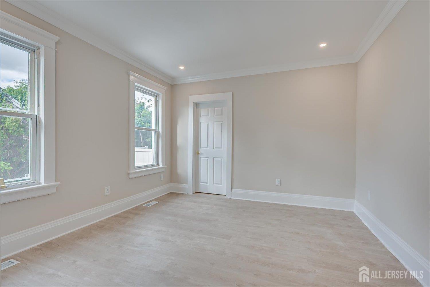 8 Fox Road Edison NJ 08817