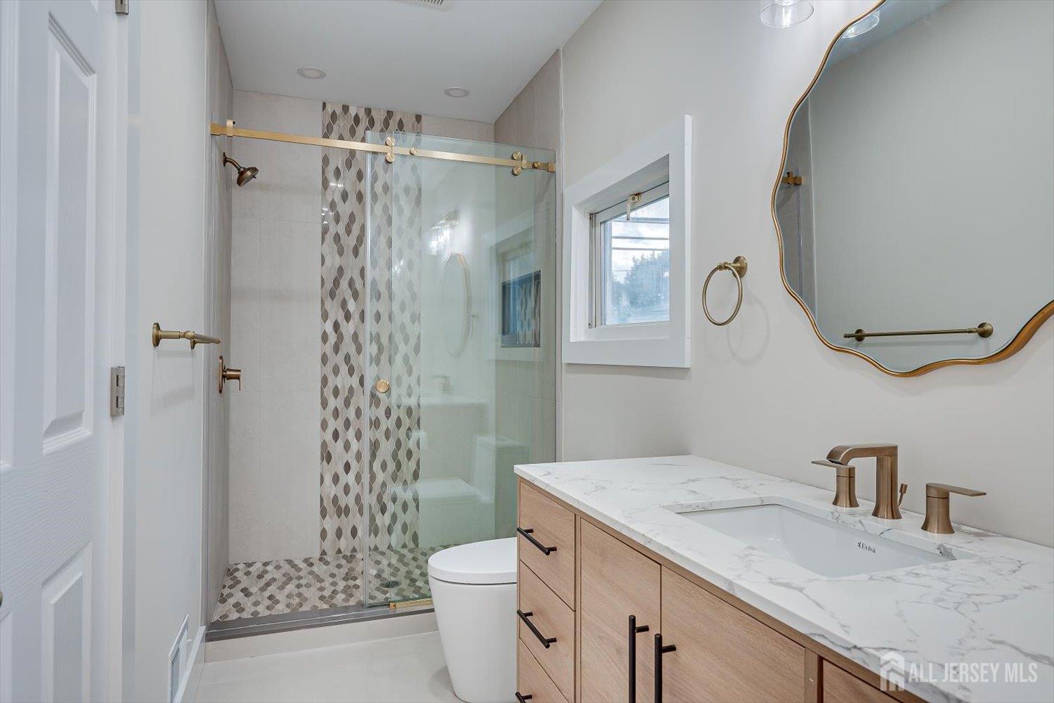 8 Fox Road Edison NJ 08817