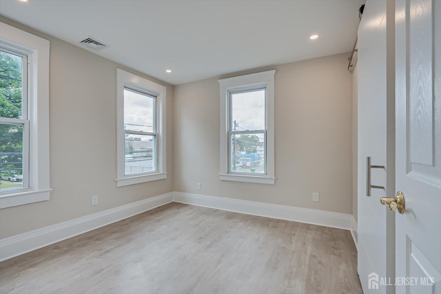 8 Fox Road Edison NJ 08817
