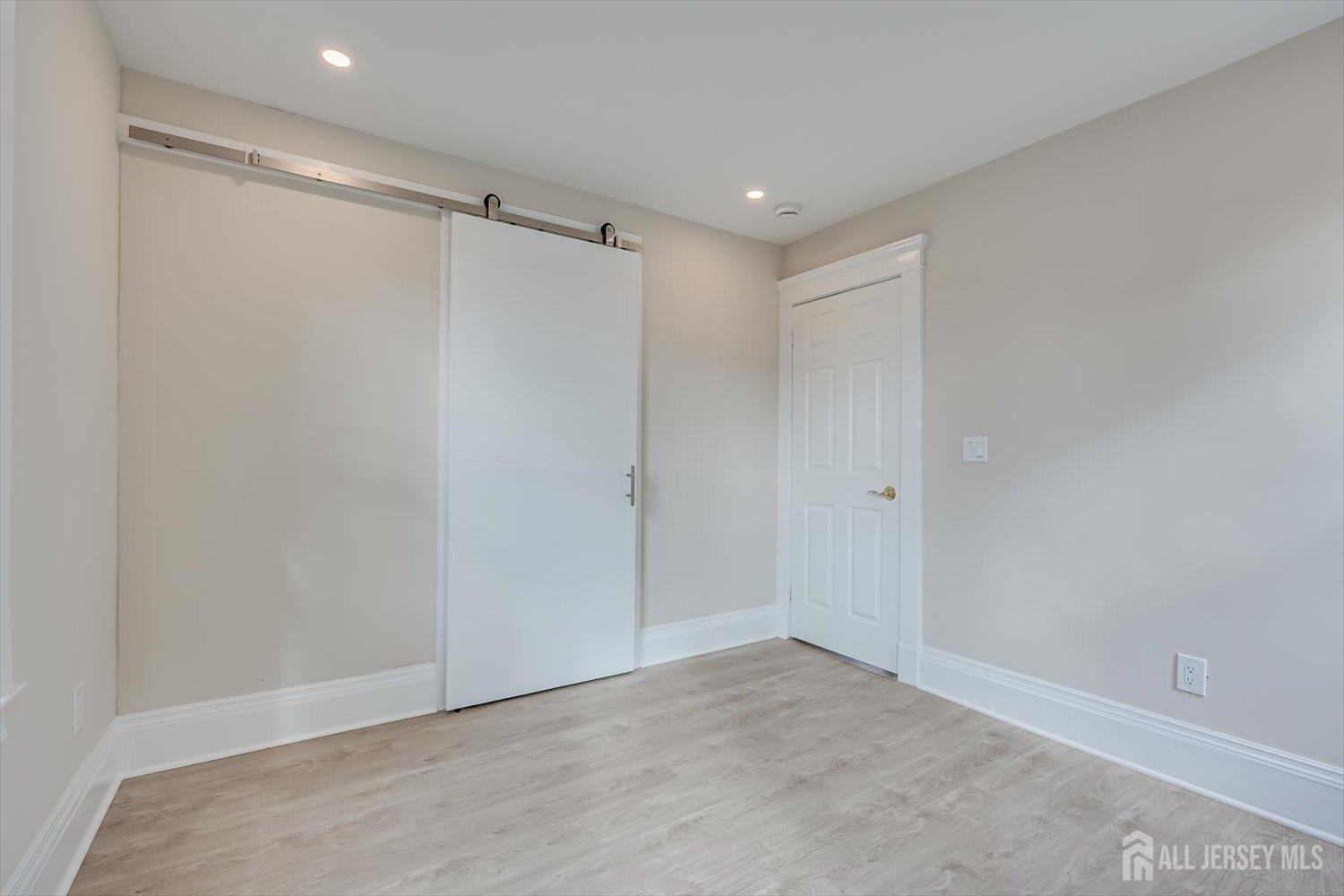 8 Fox Road Edison NJ 08817