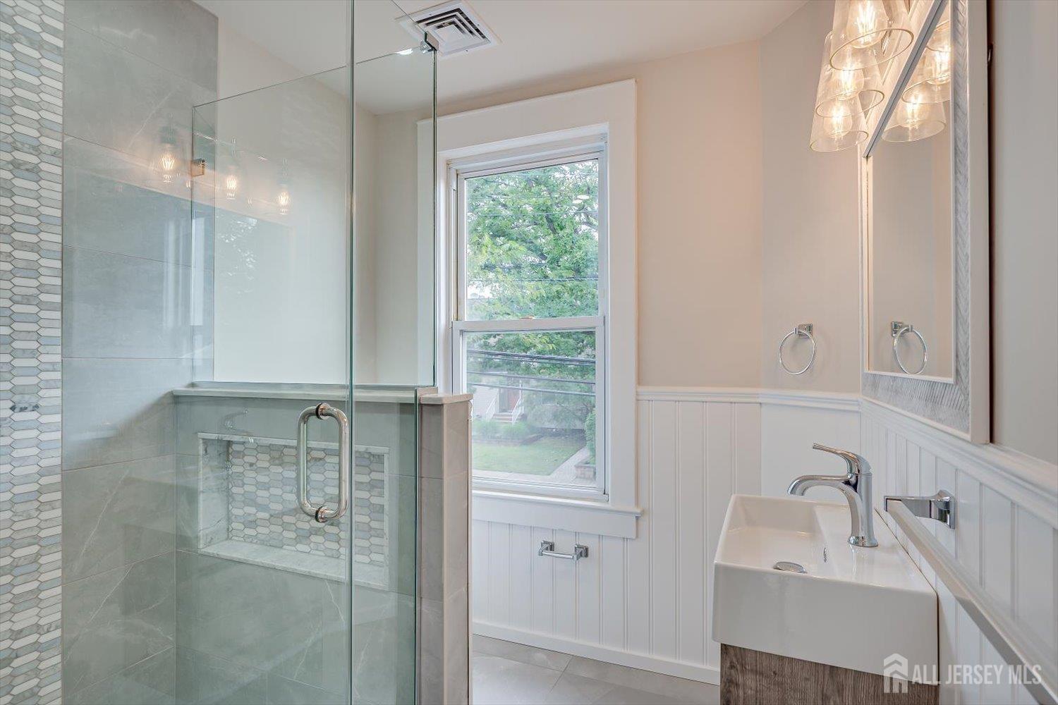 8 Fox Road Edison NJ 08817